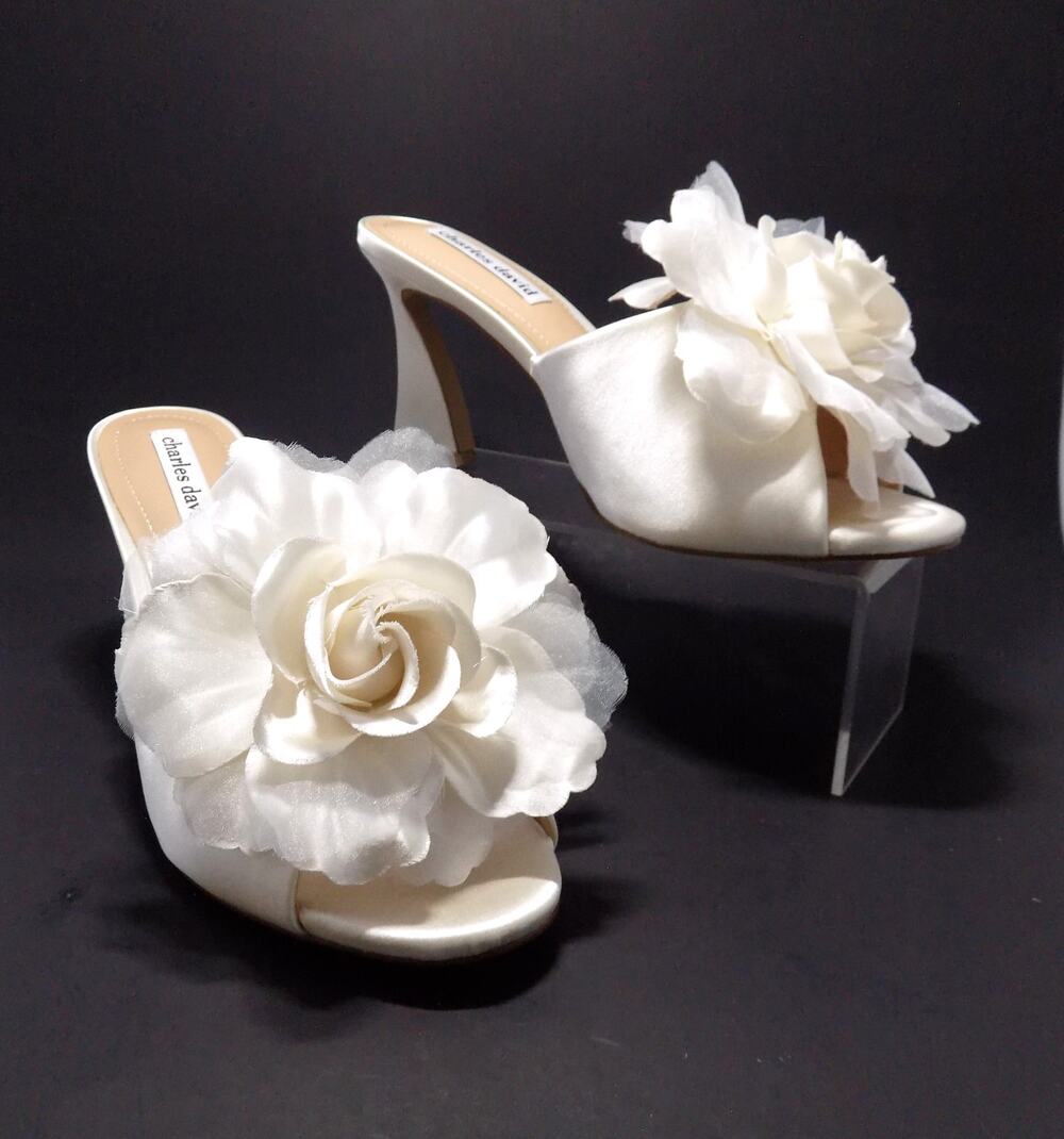 Charles David Karaoke High Heel Ivory Satin Women's- Size 9.5- Brand New
